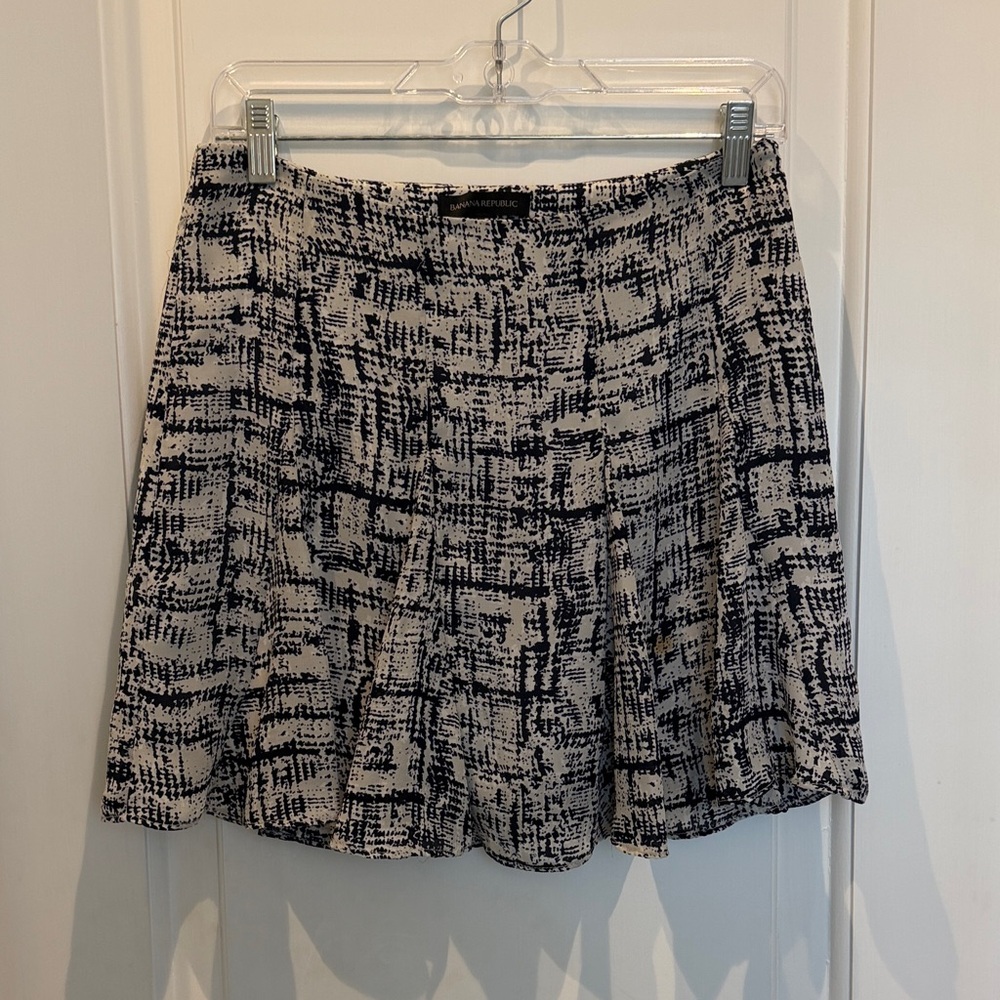 Banana Republic Navy and White Skater Skirt